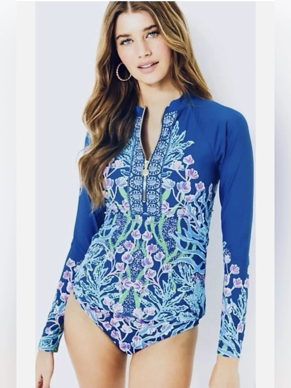 Lilly Pulitzer Nayte Rashguard Swim Set in Barton Blue Secret Escape - Picture 4 of 5